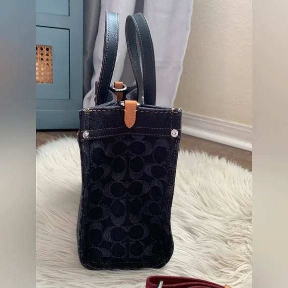 Coach Field Tote 22 Signature Denim Black FINAL MARK DOWN - Picture 7 of 15